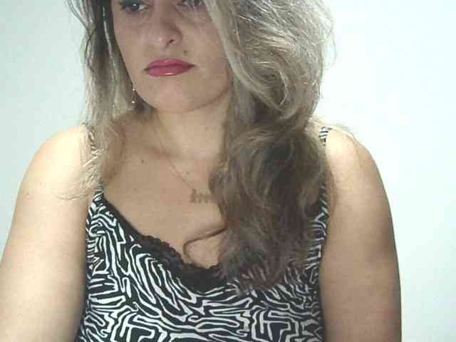 lionessmom webcam