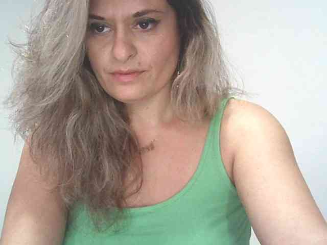 lionessmom webcam