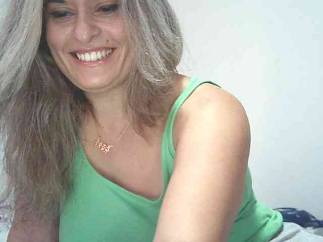 lionessmom webcam