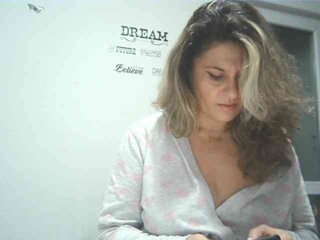 lionessmom webcam