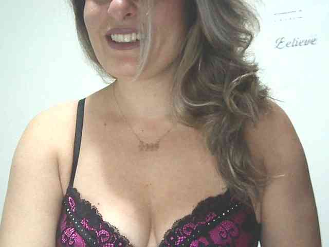 lionessmom webcam