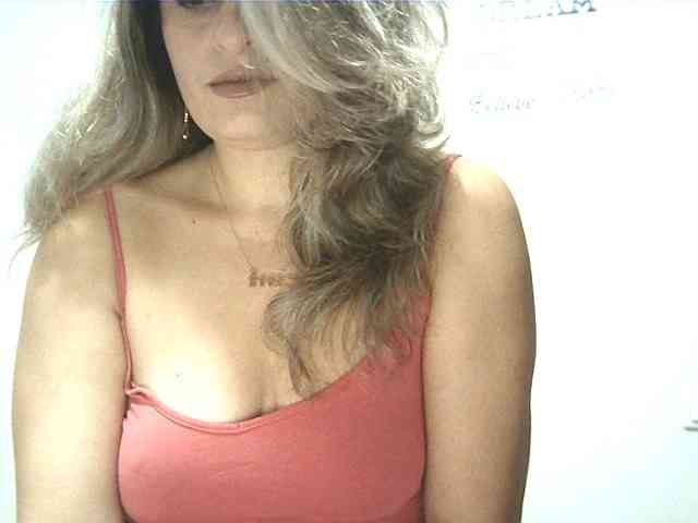 lionessmom webcam