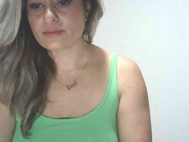 lionessmom webcam