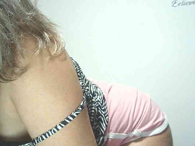 lionessmom webcam