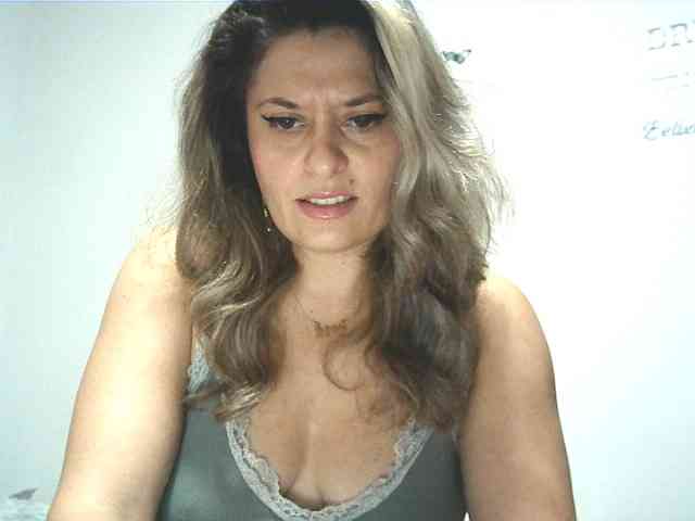 lionessmom webcam