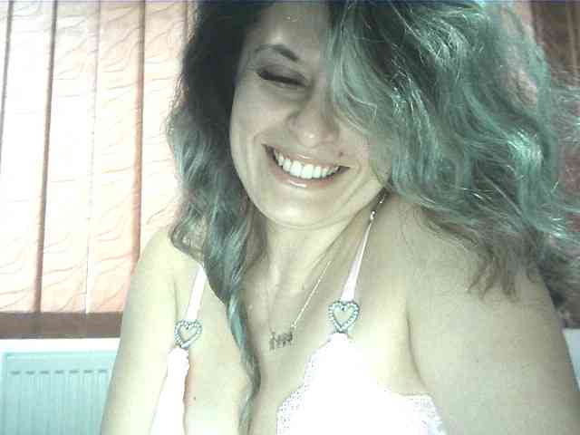 lionessmom webcam