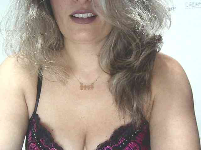 lionessmom webcam