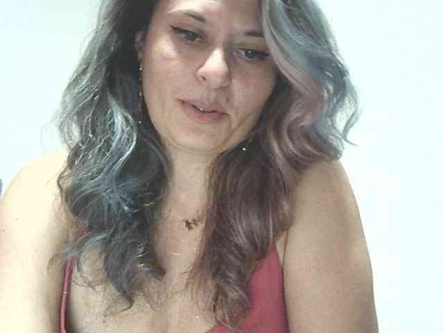 lionessmom webcam