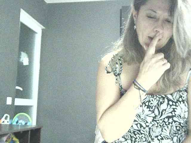 lionessmom webcam