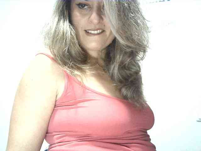 lionessmom webcam