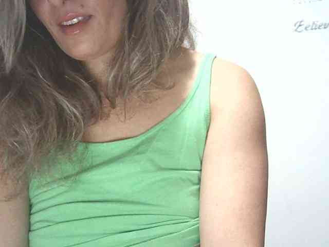 lionessmom webcam