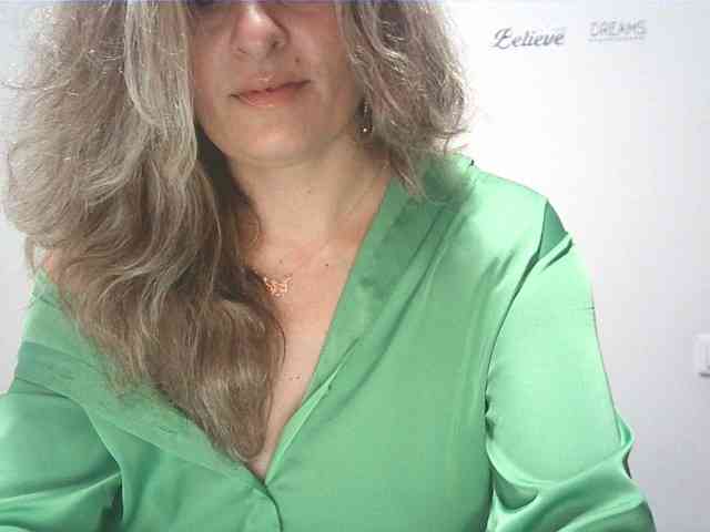 lionessmom webcam