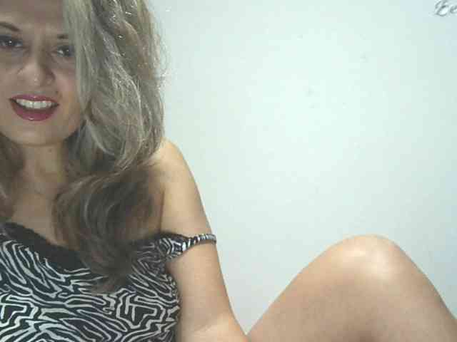 lionessmom webcam
