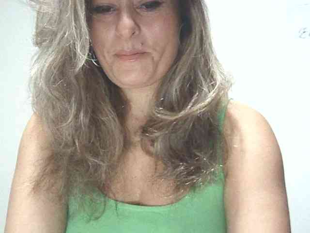 lionessmom webcam