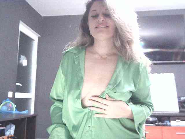 lionessmom webcam