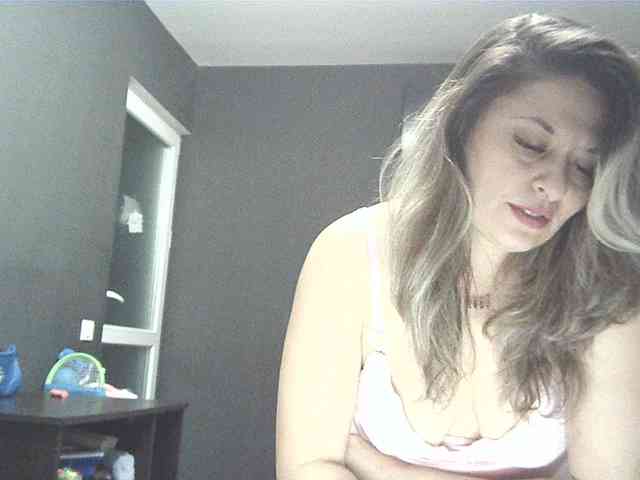 lionessmom webcam