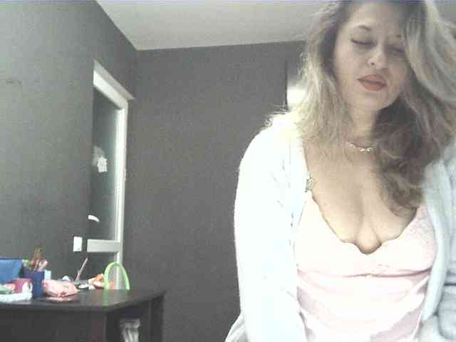 lionessmom webcam
