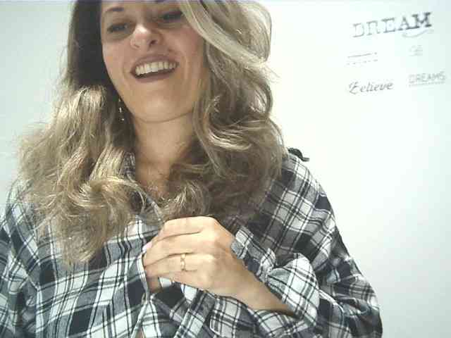 lionessmom webcam