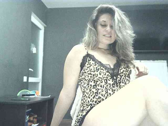 lionessmom webcam