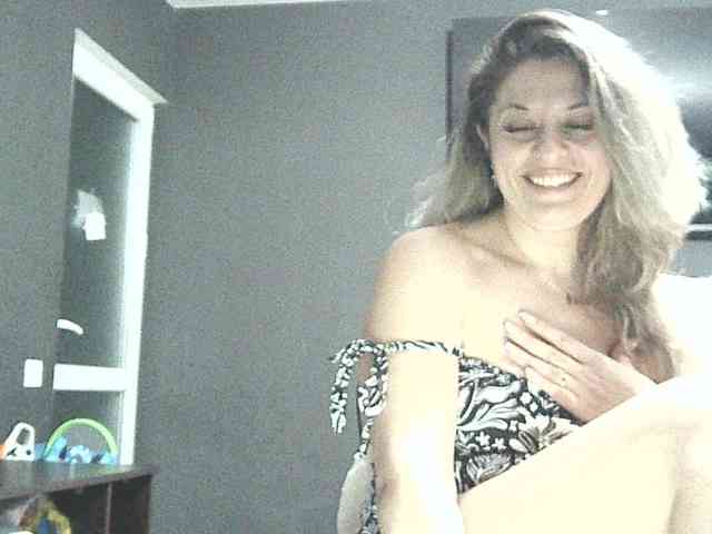 lionessmom webcam