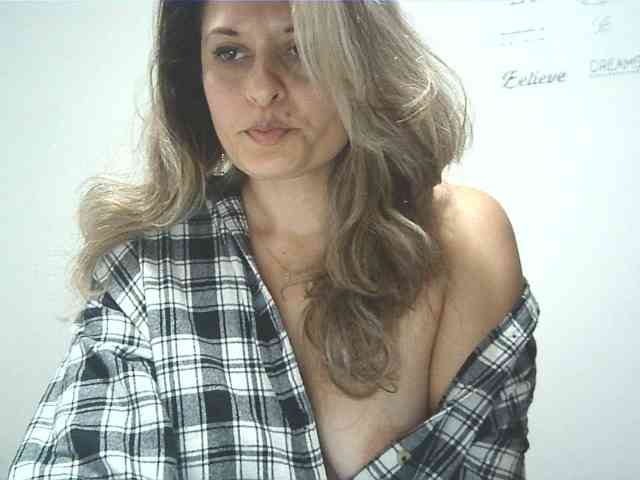 lionessmom webcam