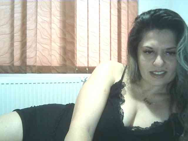lionessmom webcam