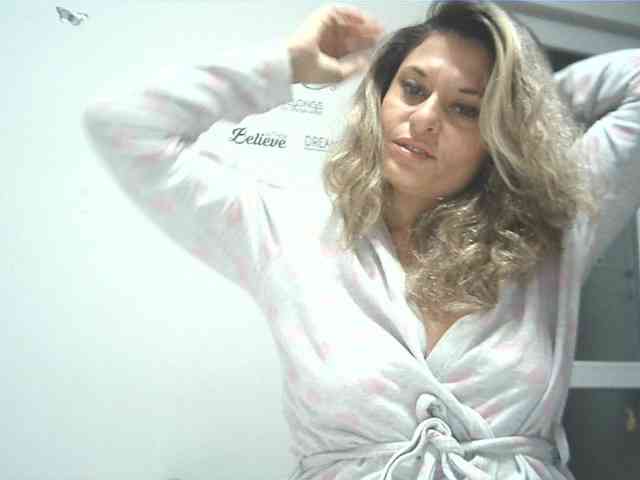 lionessmom webcam