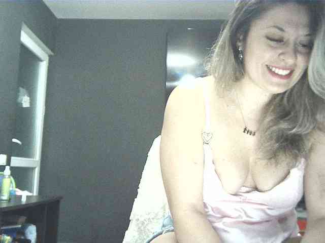 lionessmom webcam