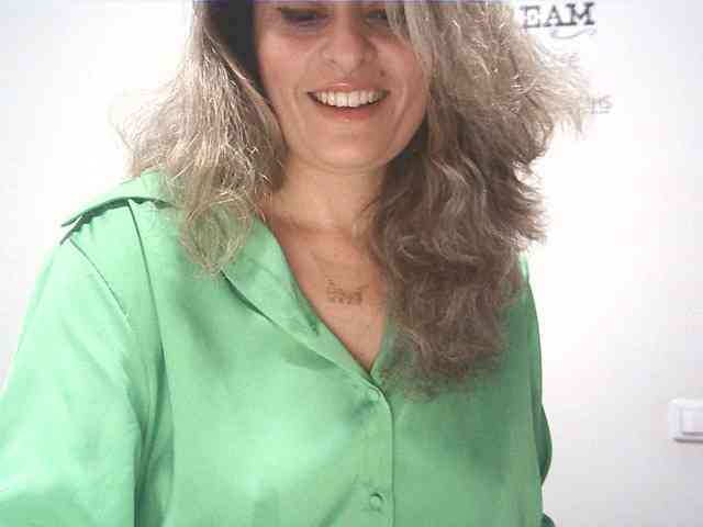 lionessmom webcam