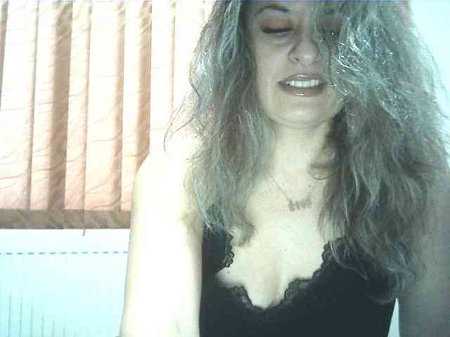 lionessmom webcam