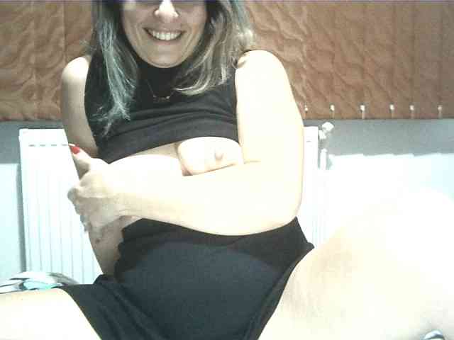 lionessmom webcam
