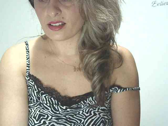 lionessmom webcam