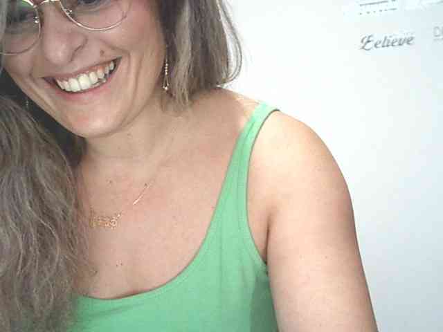 lionessmom webcam