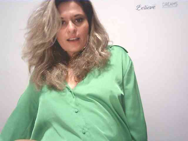 lionessmom webcam