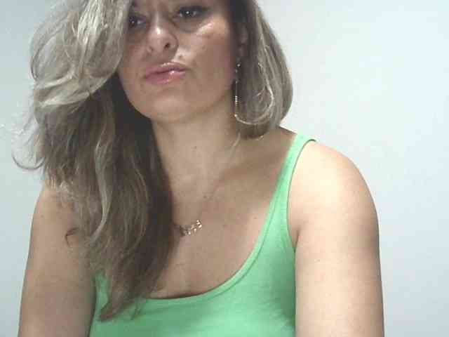 lionessmom Live Webcam on BongaCams