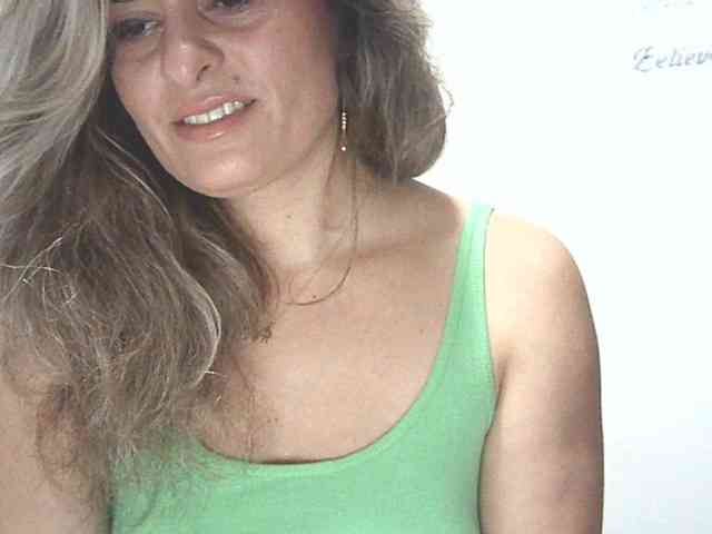 lionessmom webcam