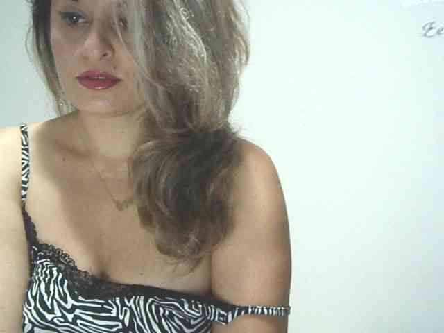 lionessmom webcam