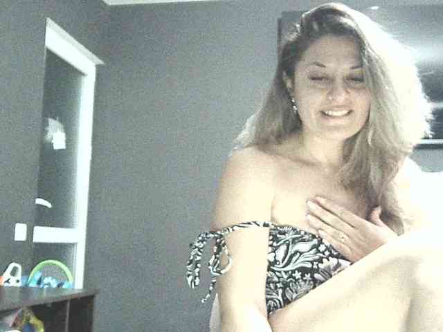 lionessmom webcam