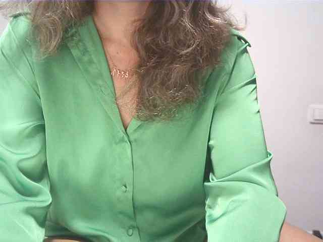 lionessmom webcam