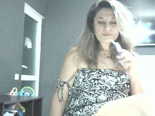 lionessmom webcam