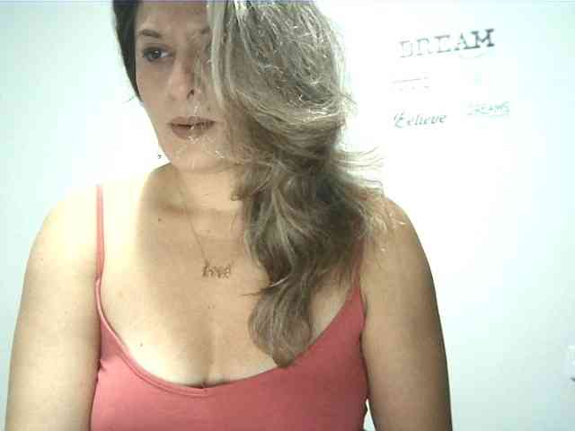lionessmom webcam
