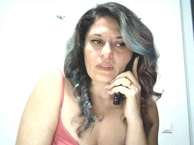 lionessmom webcam
