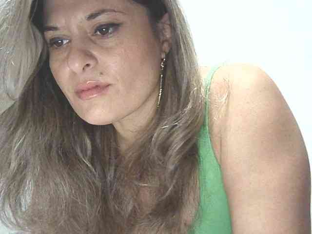 lionessmom webcam