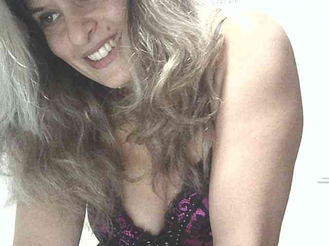 lionessmom webcam