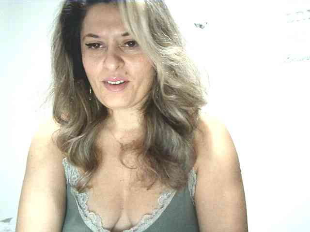 lionessmom webcam