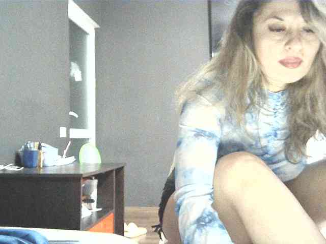 lionessmom webcam