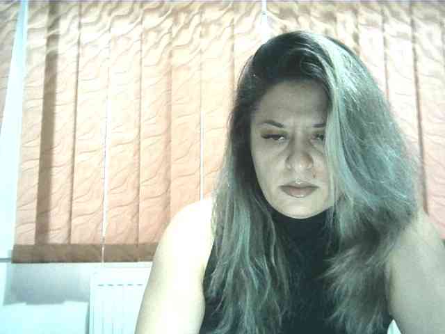 lionessmom webcam