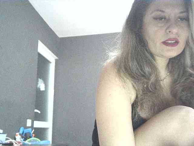 lionessmom Live Webcam on BongaCams