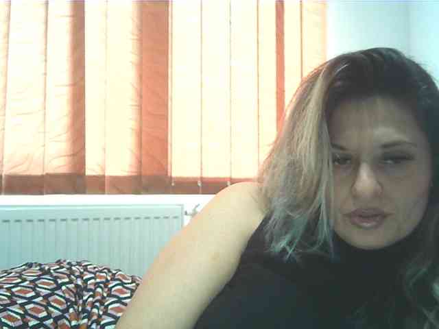 lionessmom webcam