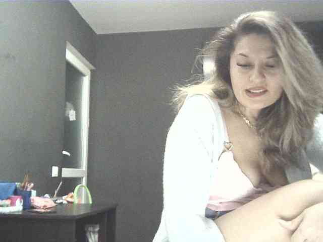 lionessmom webcam